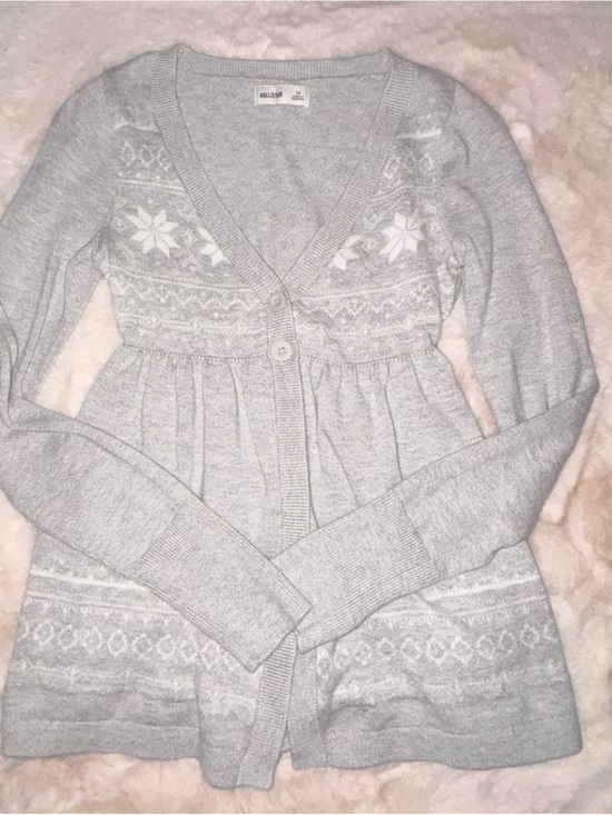 Hollister Sweaters - Hollister Light Gray & White Fair Isle V-Neck Button Cardigan